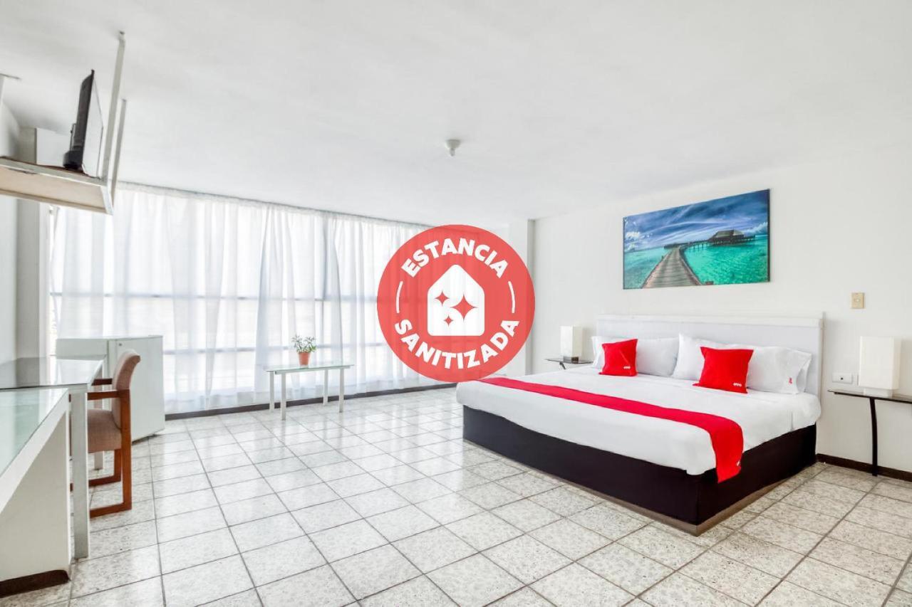 Oyo Hotel Del Llanito, Агуаскалиентес Екстериор снимка