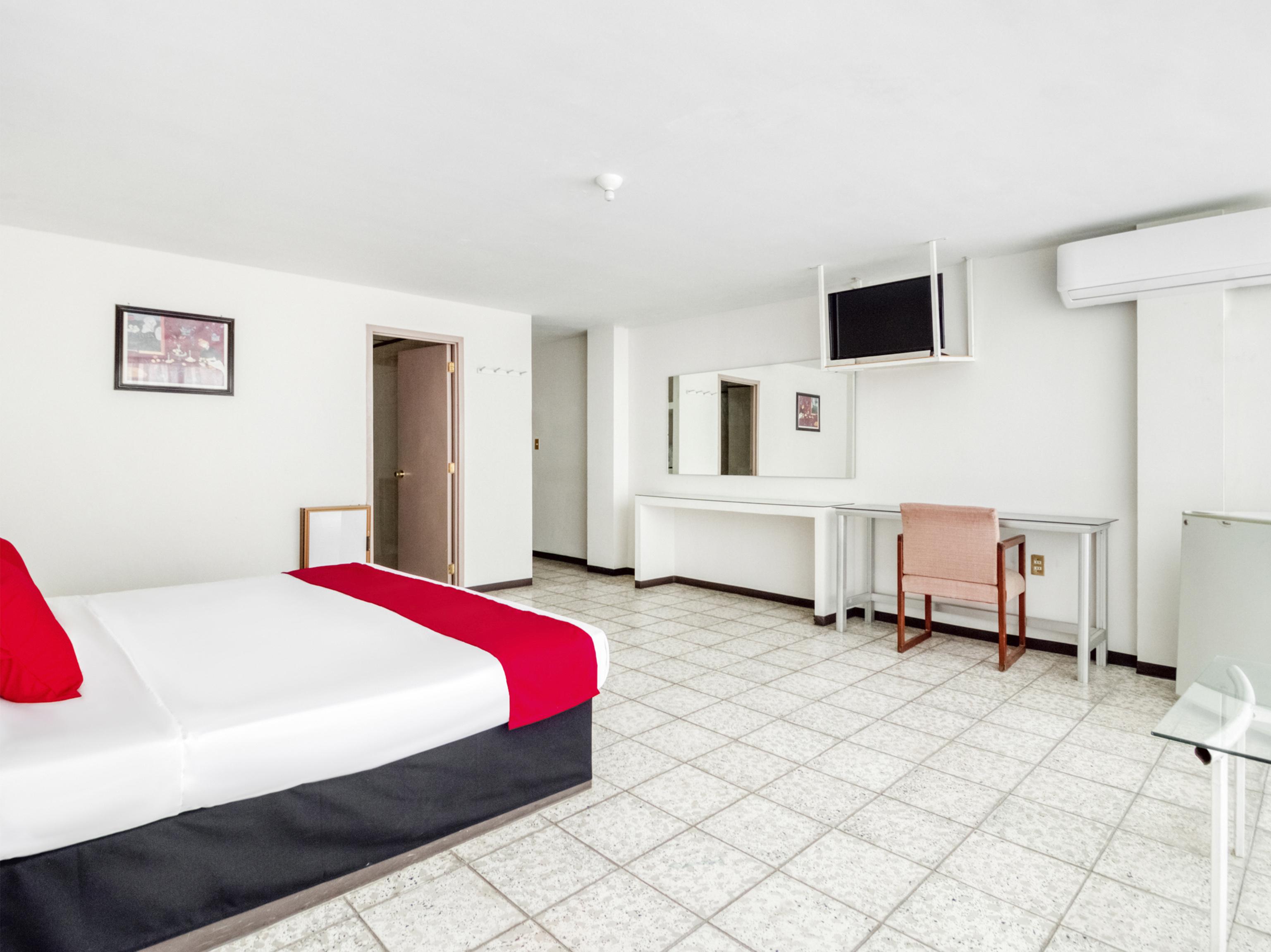 Oyo Hotel Del Llanito, Агуаскалиентес Екстериор снимка