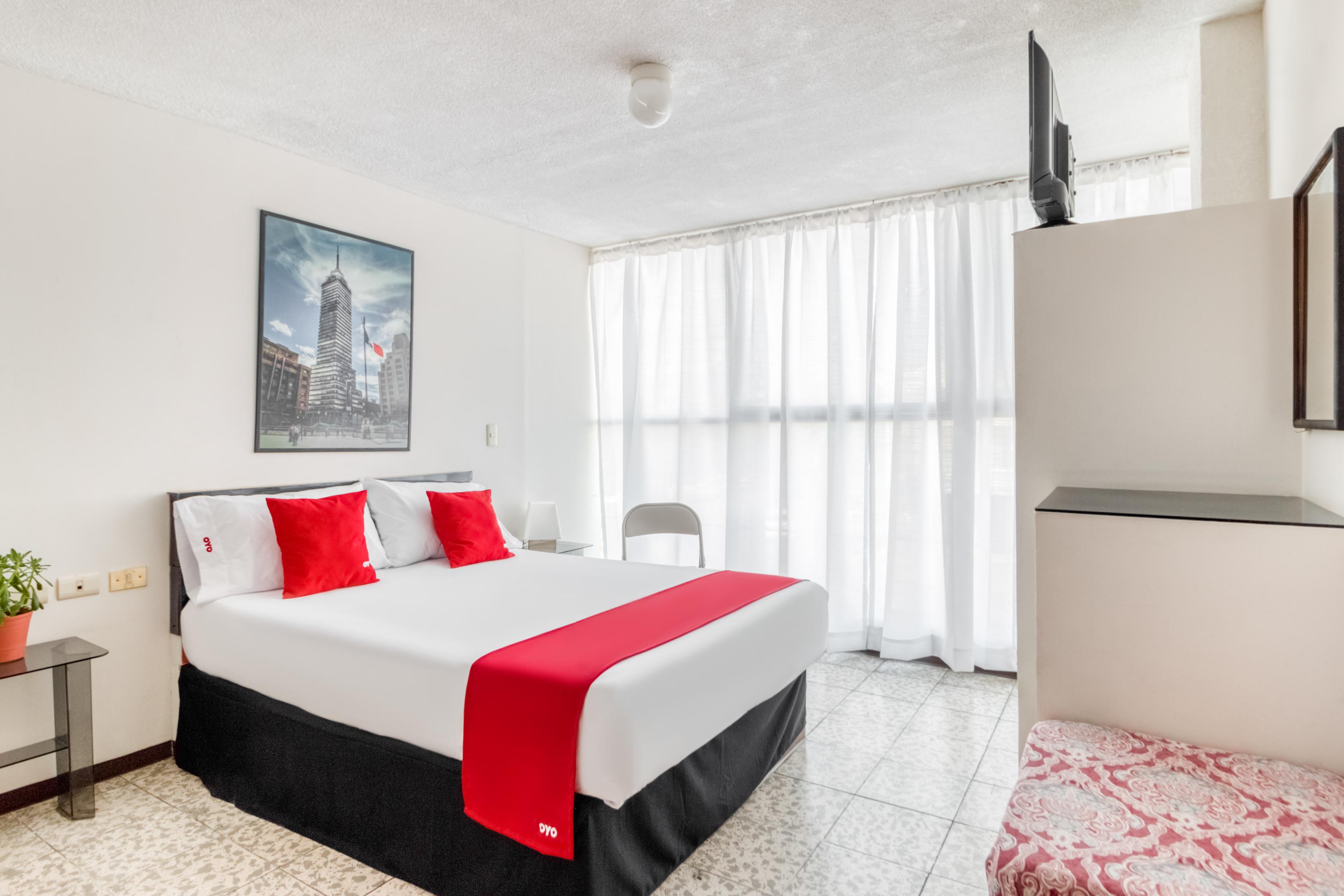 Oyo Hotel Del Llanito, Агуаскалиентес Екстериор снимка