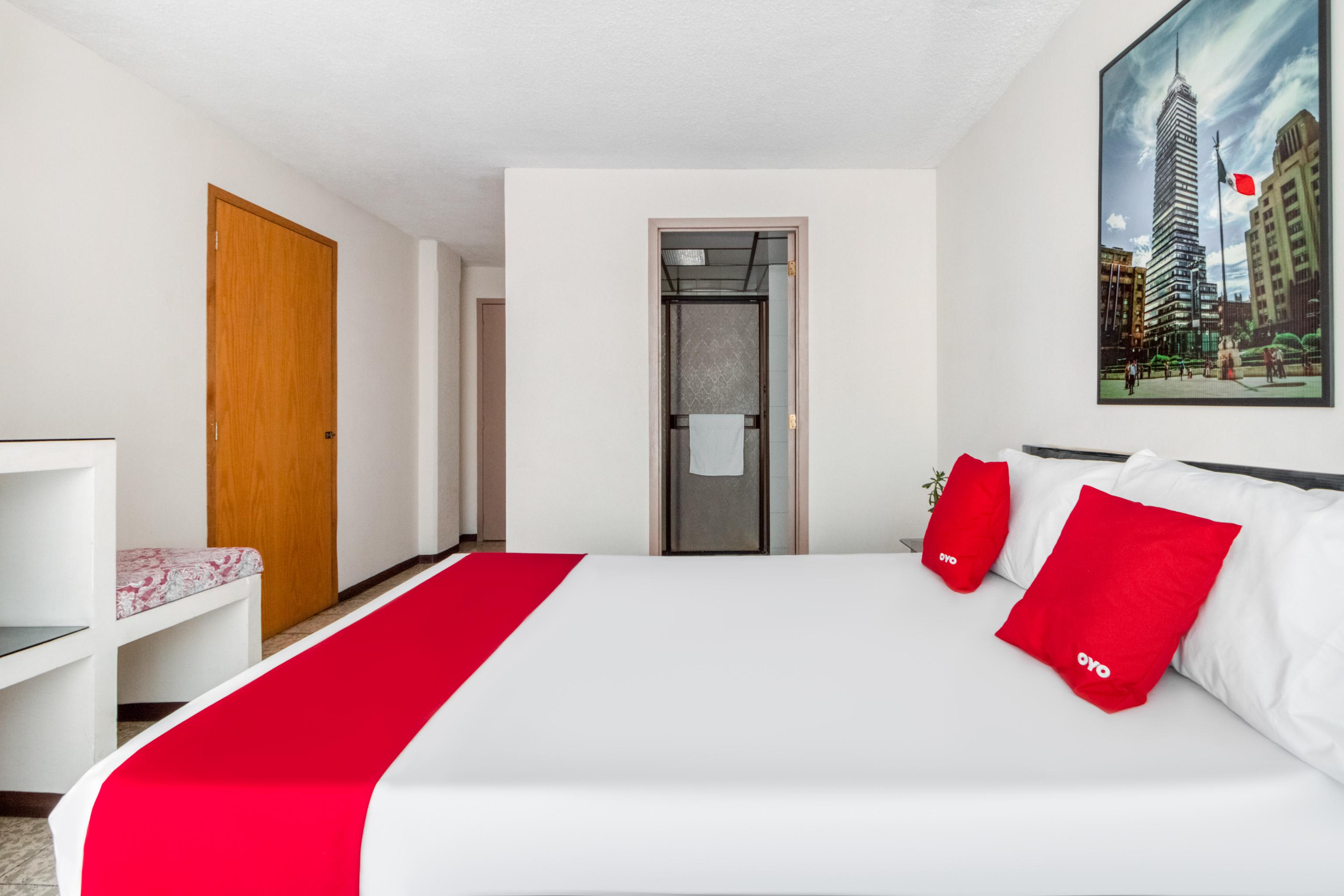 Oyo Hotel Del Llanito, Агуаскалиентес Екстериор снимка
