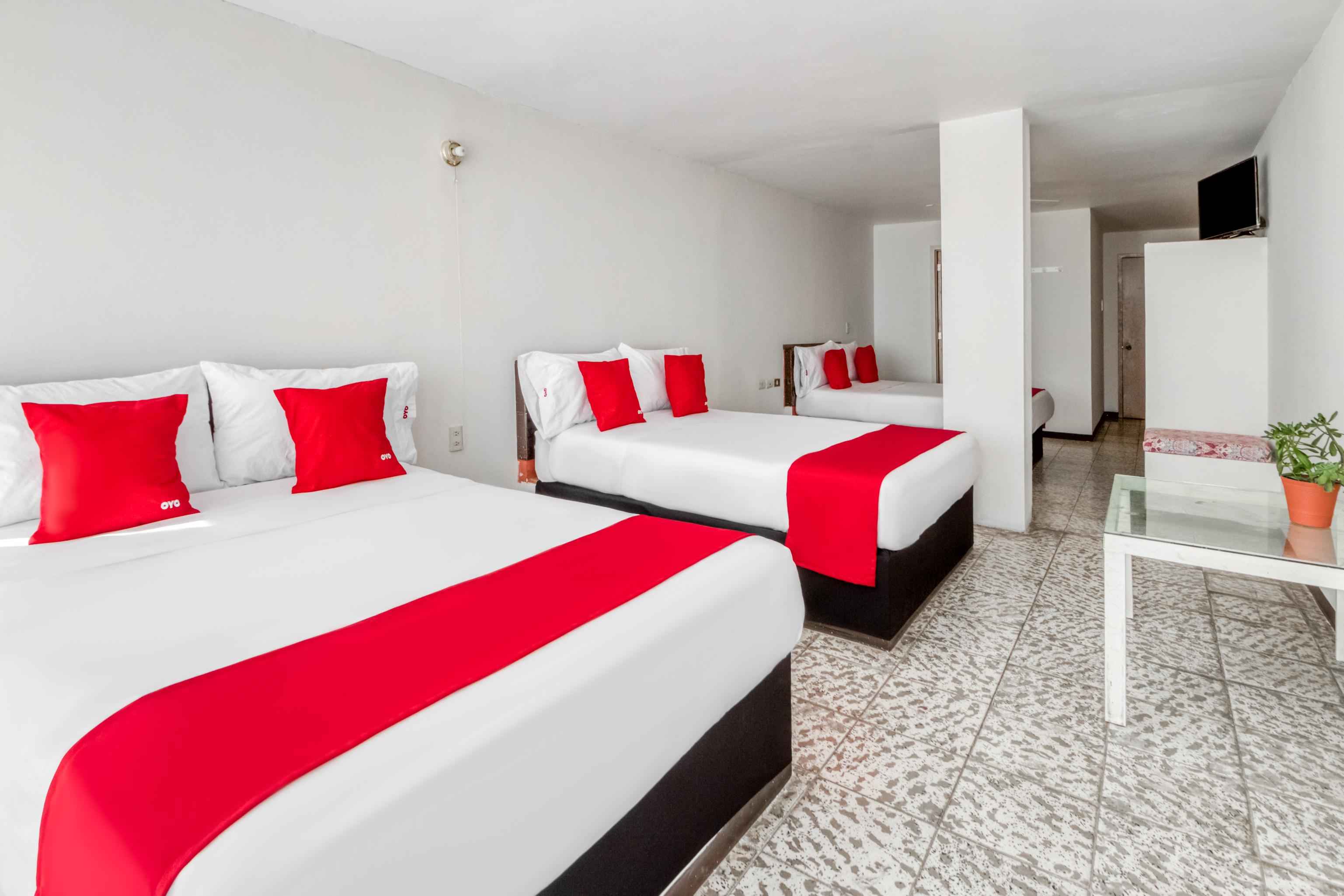 Oyo Hotel Del Llanito, Агуаскалиентес Екстериор снимка