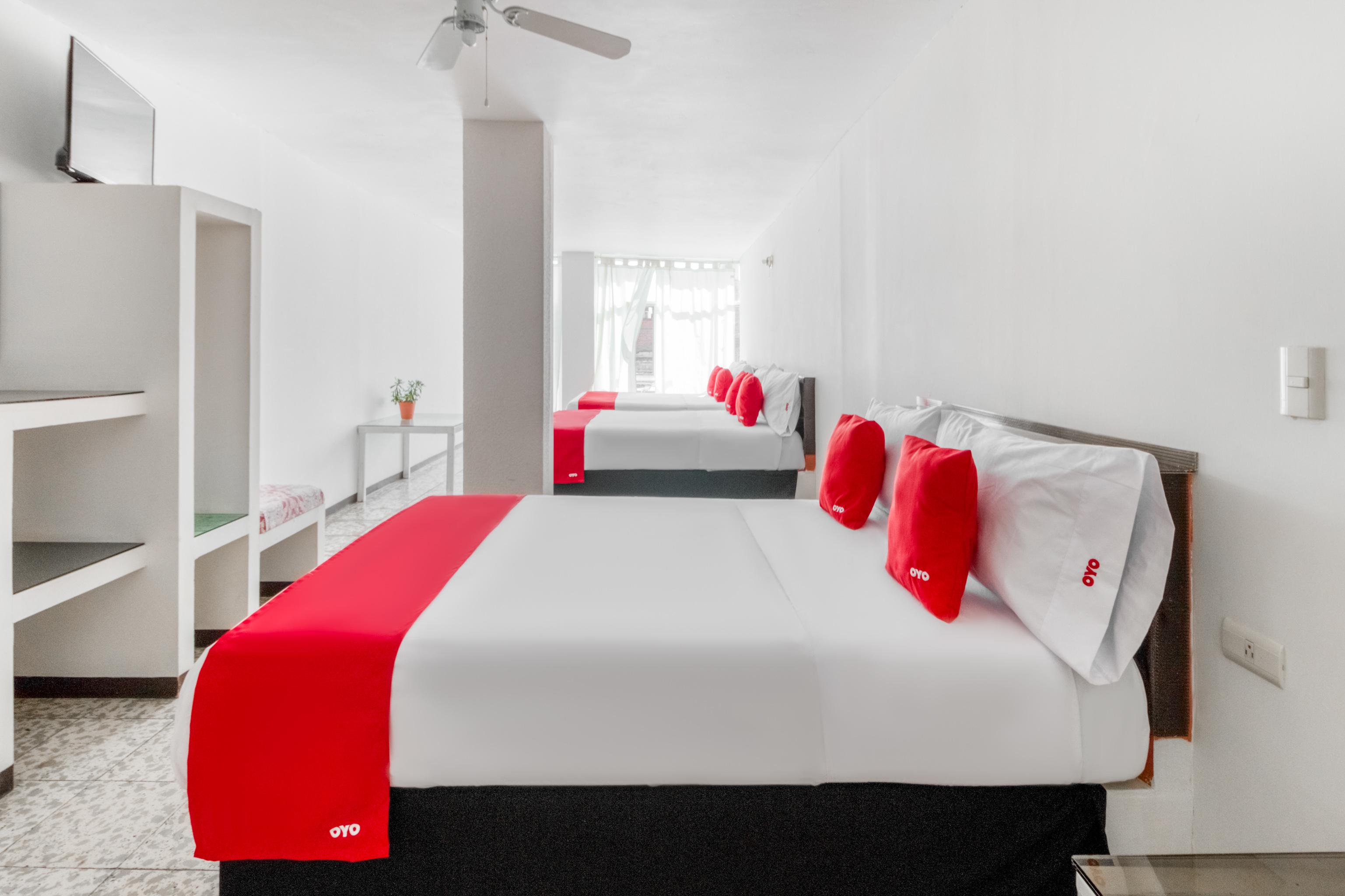 Oyo Hotel Del Llanito, Агуаскалиентес Екстериор снимка