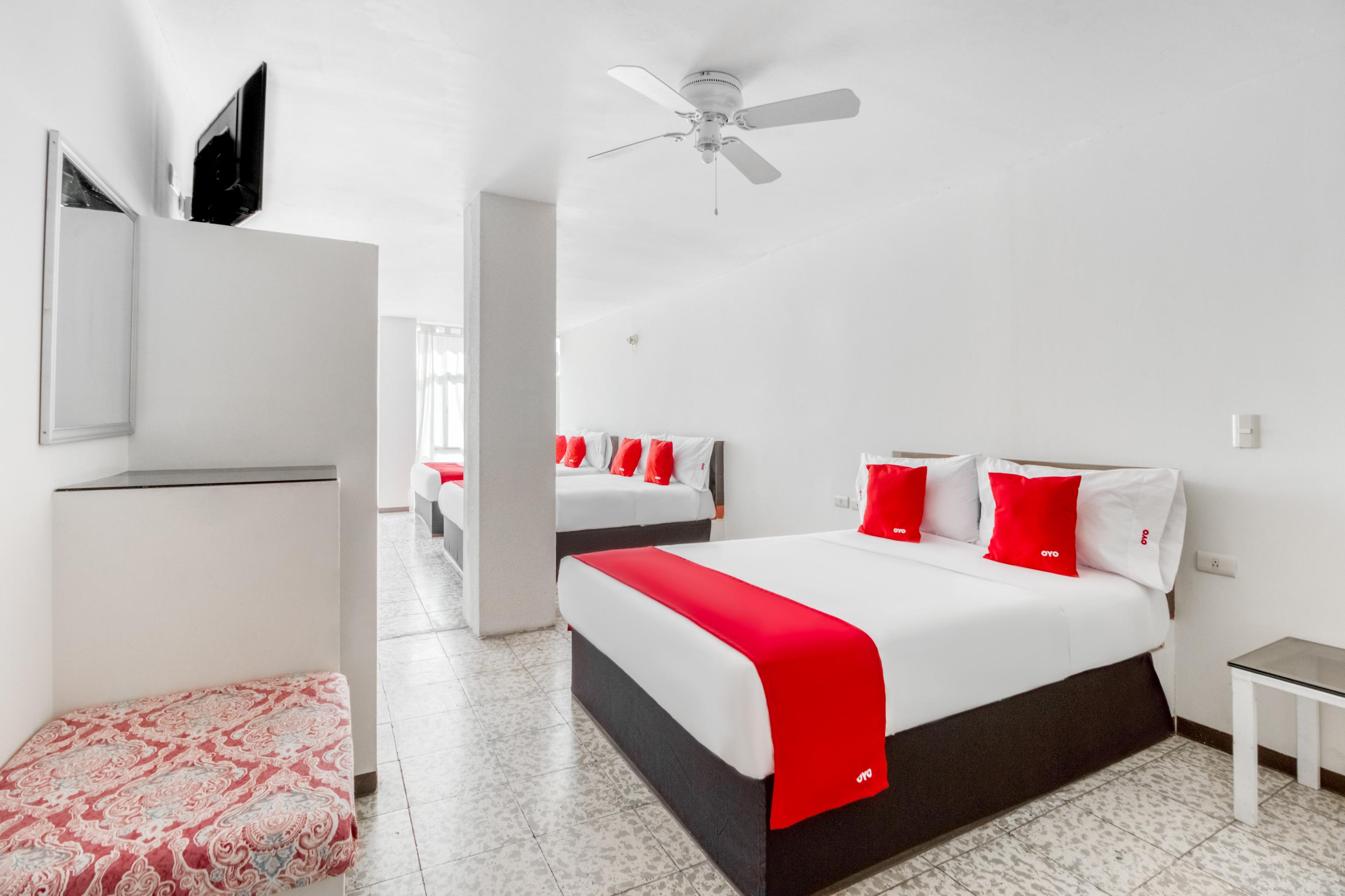 Oyo Hotel Del Llanito, Агуаскалиентес Екстериор снимка