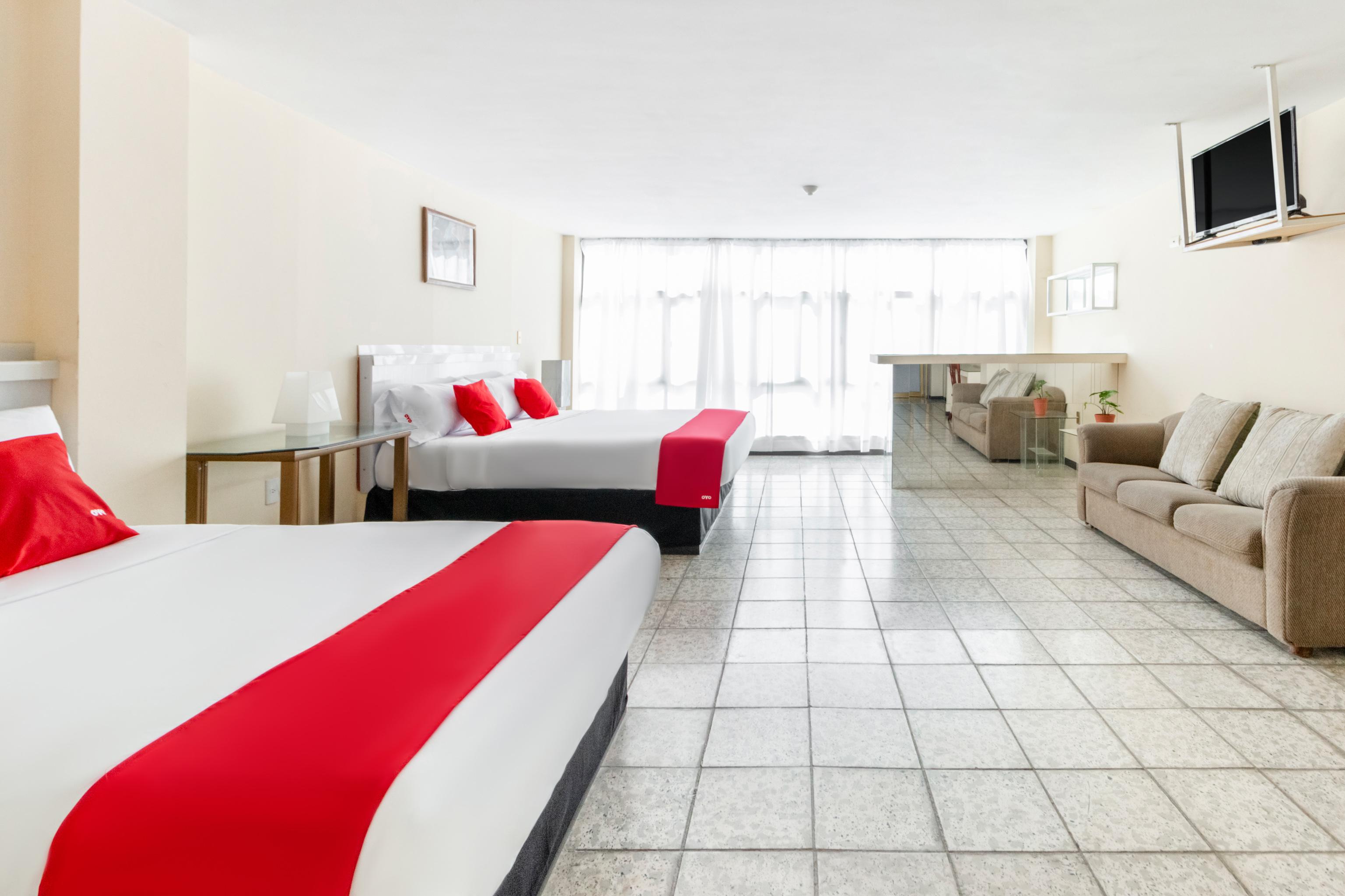 Oyo Hotel Del Llanito, Агуаскалиентес Екстериор снимка