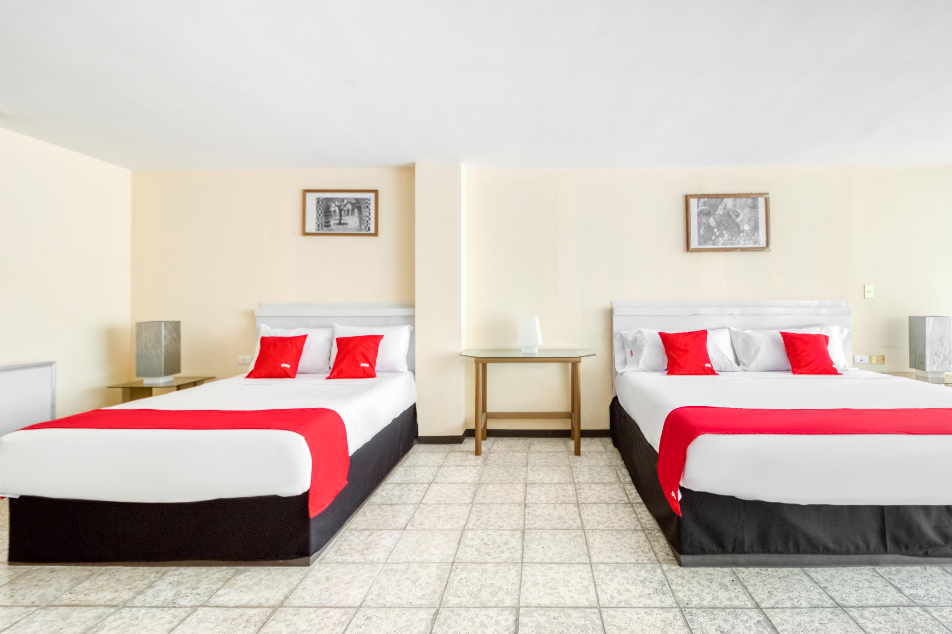 Oyo Hotel Del Llanito, Агуаскалиентес Екстериор снимка