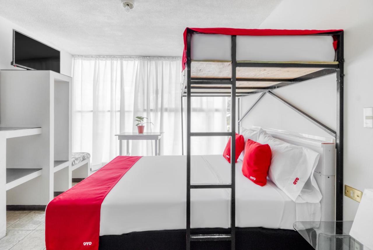 Oyo Hotel Del Llanito, Агуаскалиентес Екстериор снимка